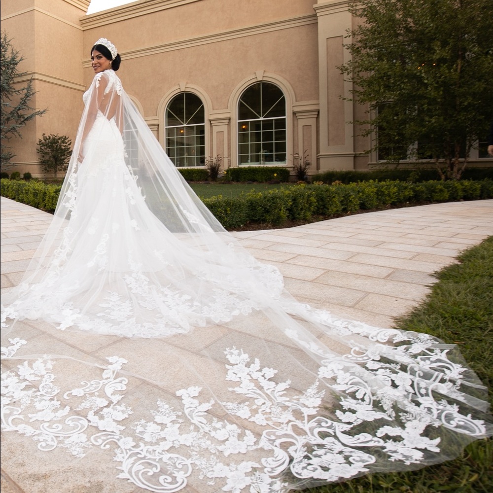 Bridal Cape. Elegant with beautiful lace work!